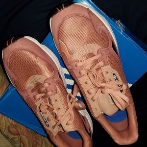 ADIDAS WOMENS SNEAKERS SIZE 10